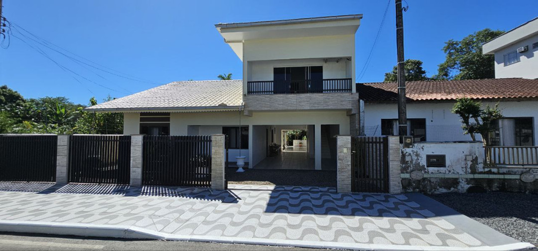 Casa à venda na Barra do Rio Cerro em Jaraguá do Sul