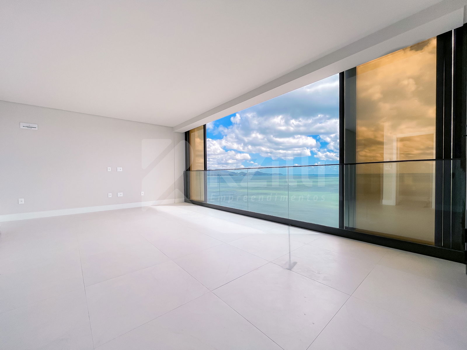 APARTAMENTO FRENTE MAR EM PORTO BELO