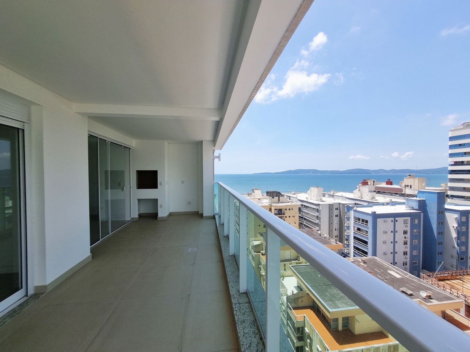 APARTAMENTO QUADRA MAR EM ITAPEMA