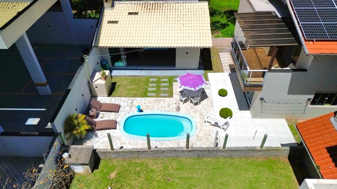 CASA COM PISCINA PRAIA DE MARISCAL