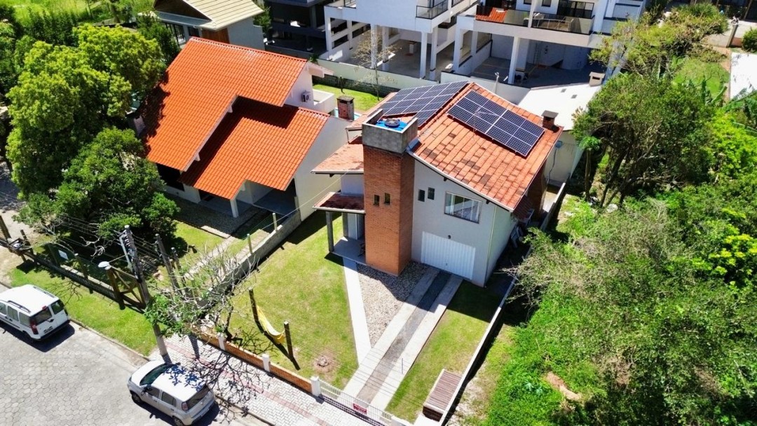 CASA COM PISCINA PRAIA DE MARISCAL